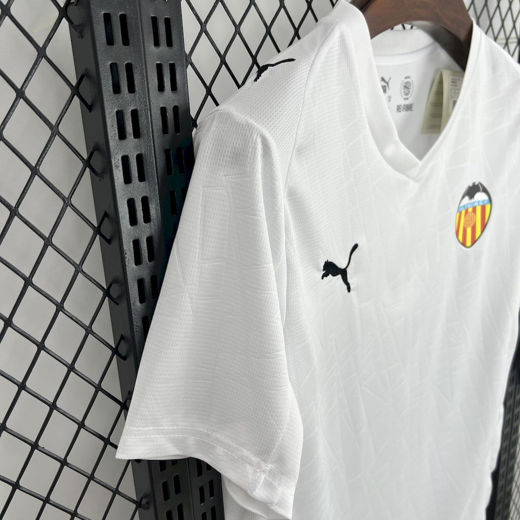 Valencia 2025/26 Home