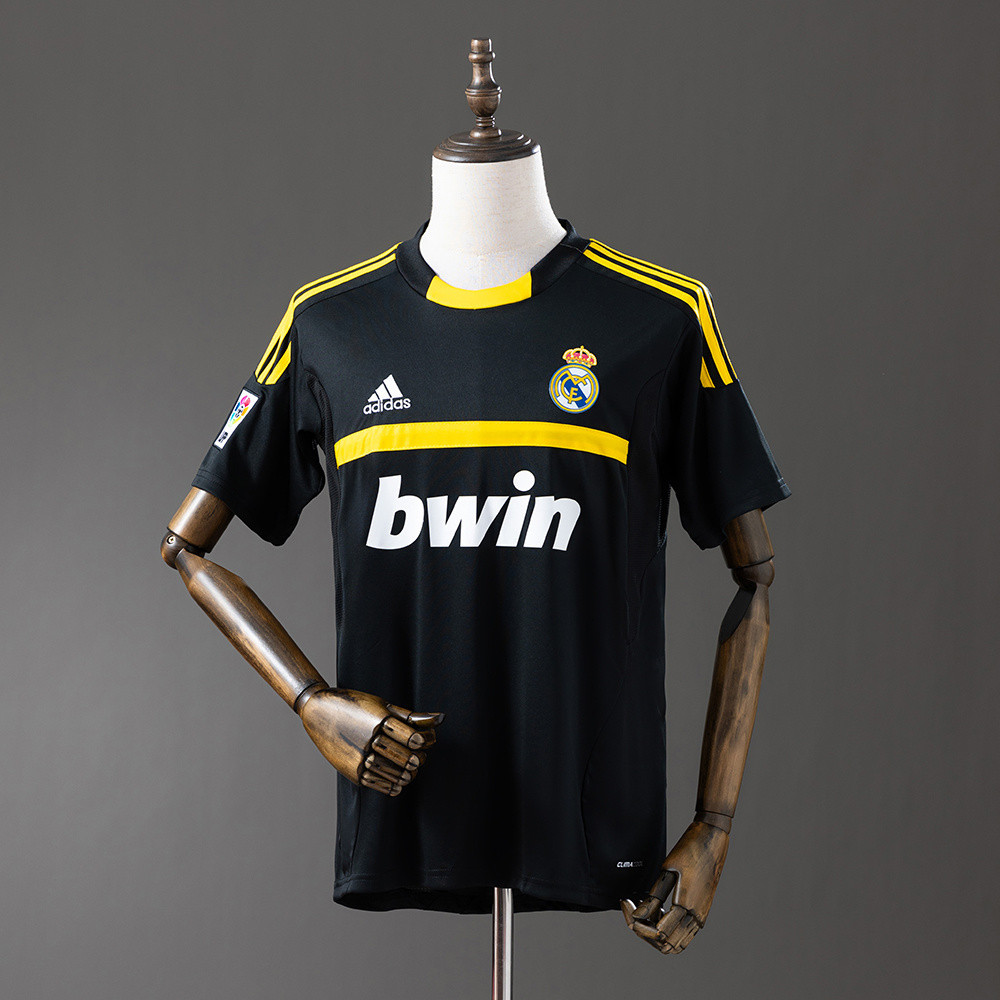 Retro Real Madrid 11/12 Goalkeeper Away