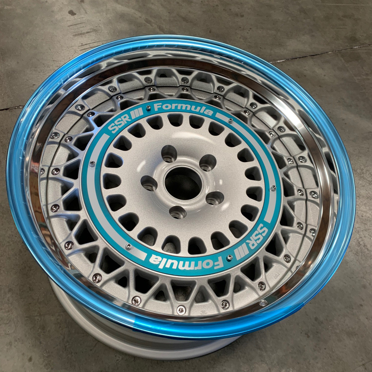 SSR Formula AERO MESH 18