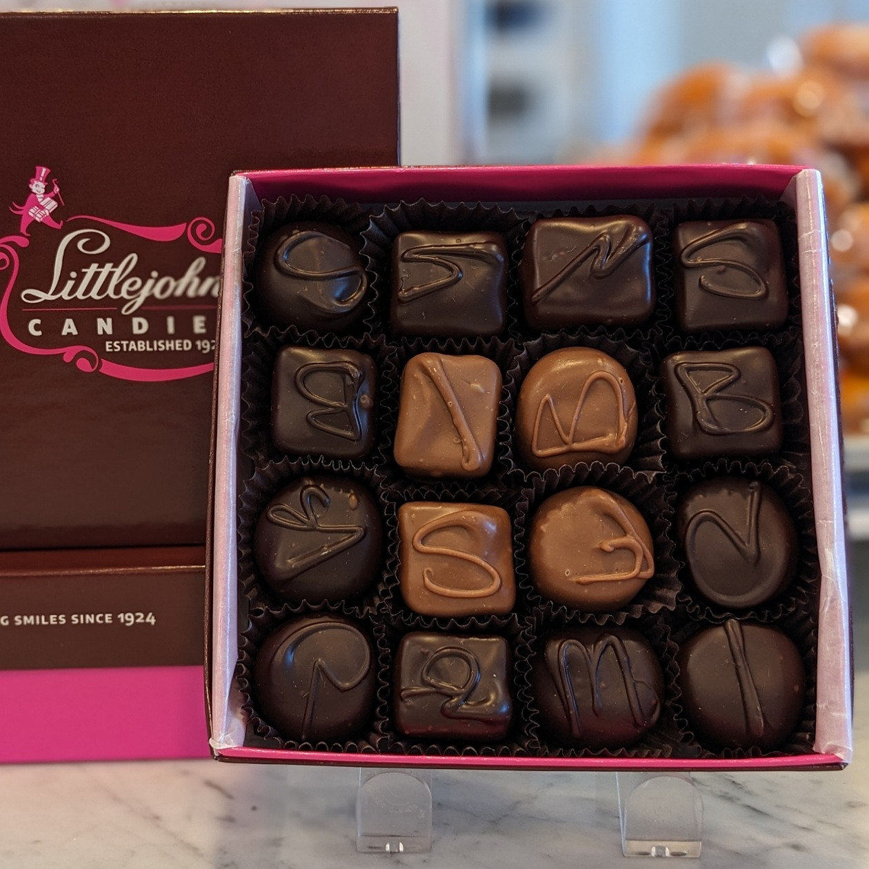 Wine Tasting Box- 16 Piece Box - Littlejohn's Candies