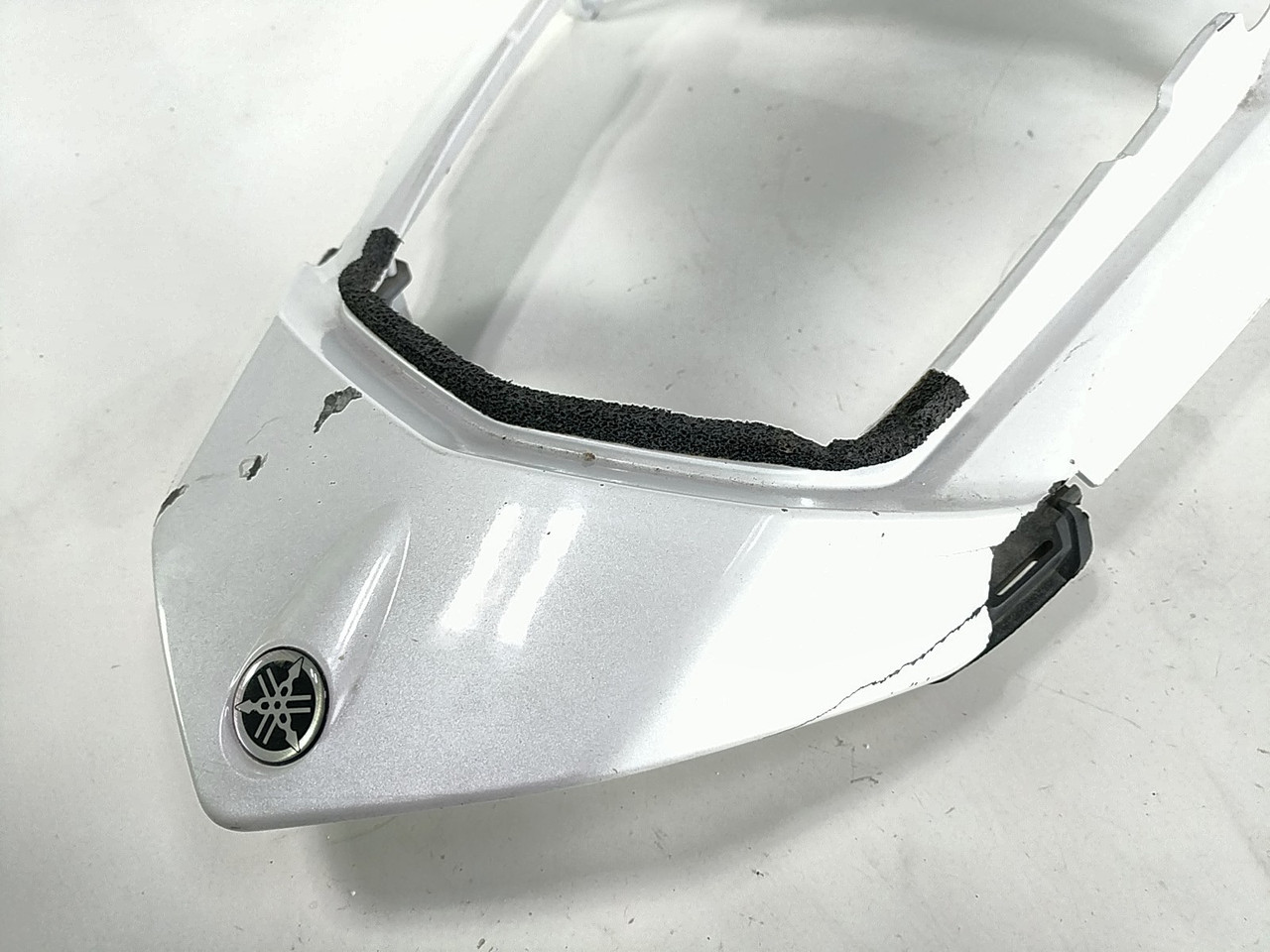 06 15 Yamaha FZ1 Rear Center Rear Tail Fairing Cover 3C3-24773