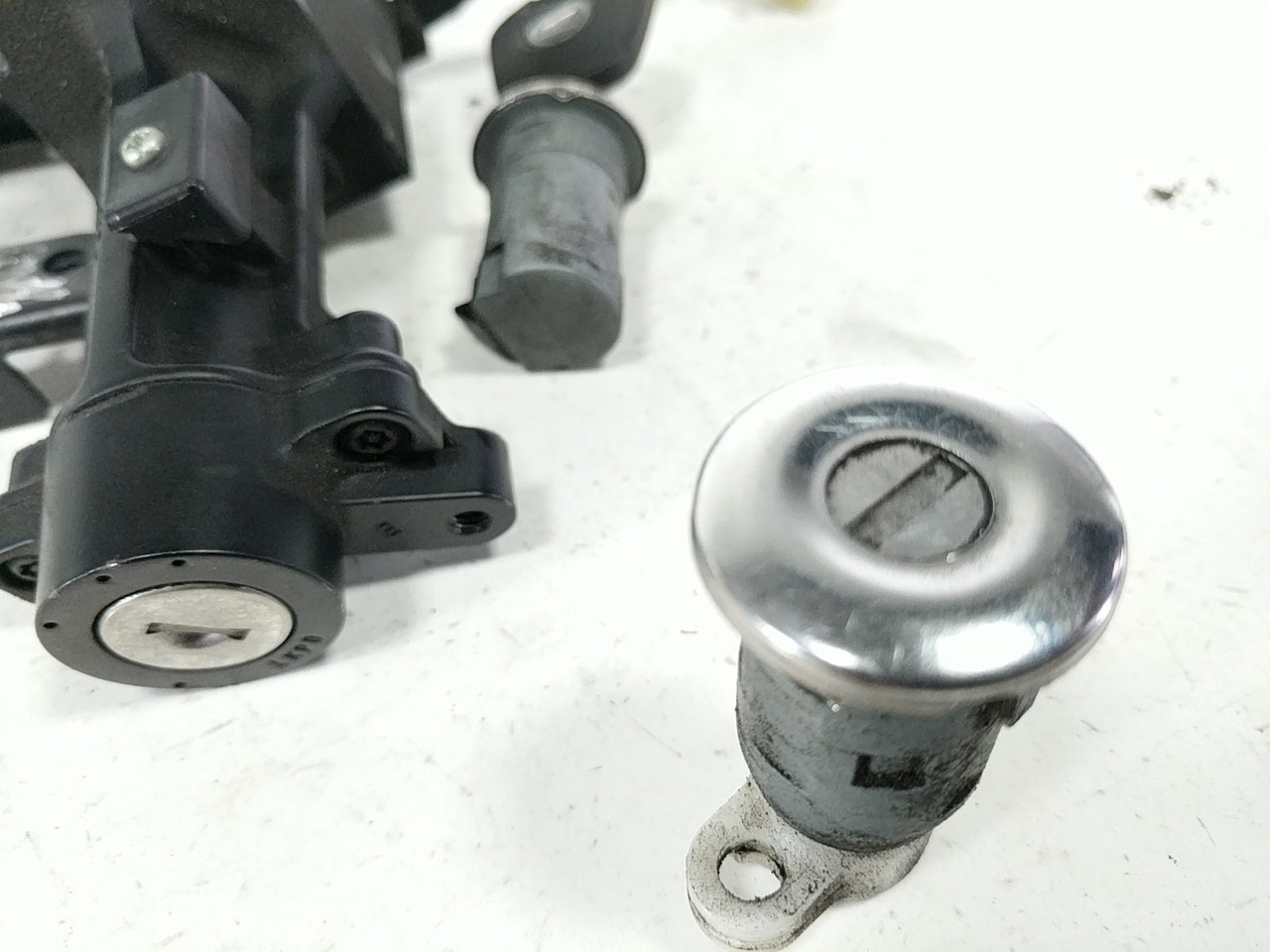 14 15 Honda Valkyrie 1800 GL1800C Lock Set Ignition Switch Cap And Key