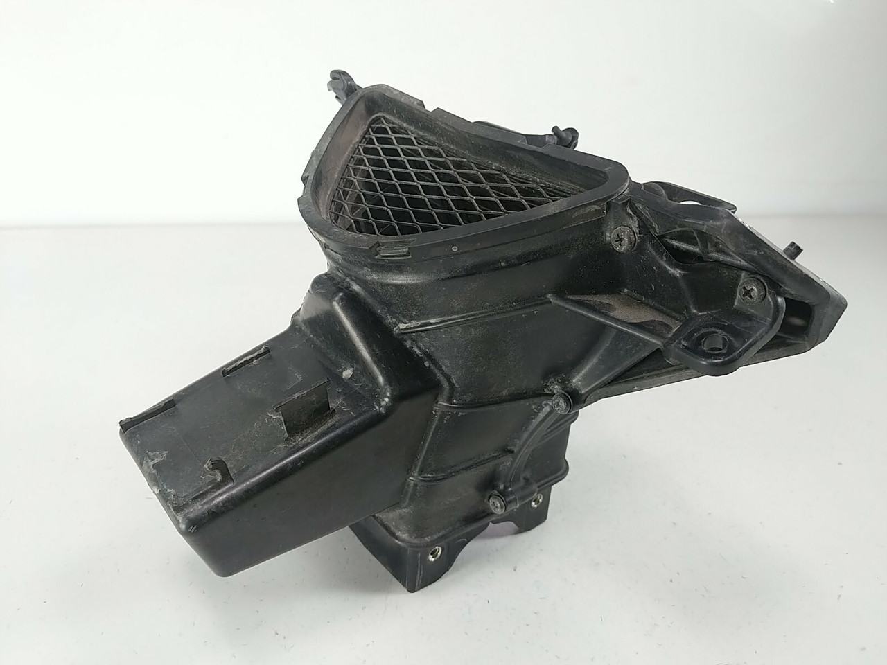 09 Kawasaki Ninja ZX6R Ram Air Tube Intake 92093-0145 Damaged