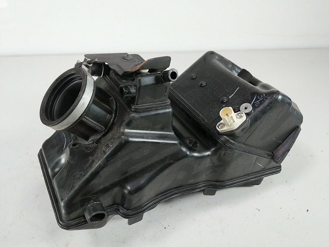 19 Husqvarna Svartpilen 401 Intake Air Box Filter Cleaner 288.06
