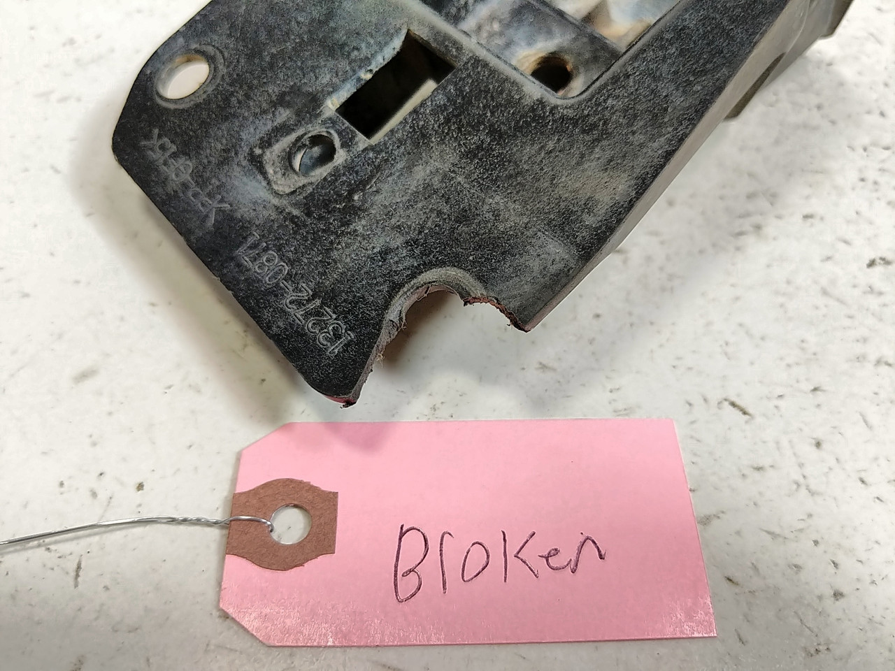 はげかと様 14 Kawasaki Teryx KRF 800 Front Left Fender Mount Bracket 13272