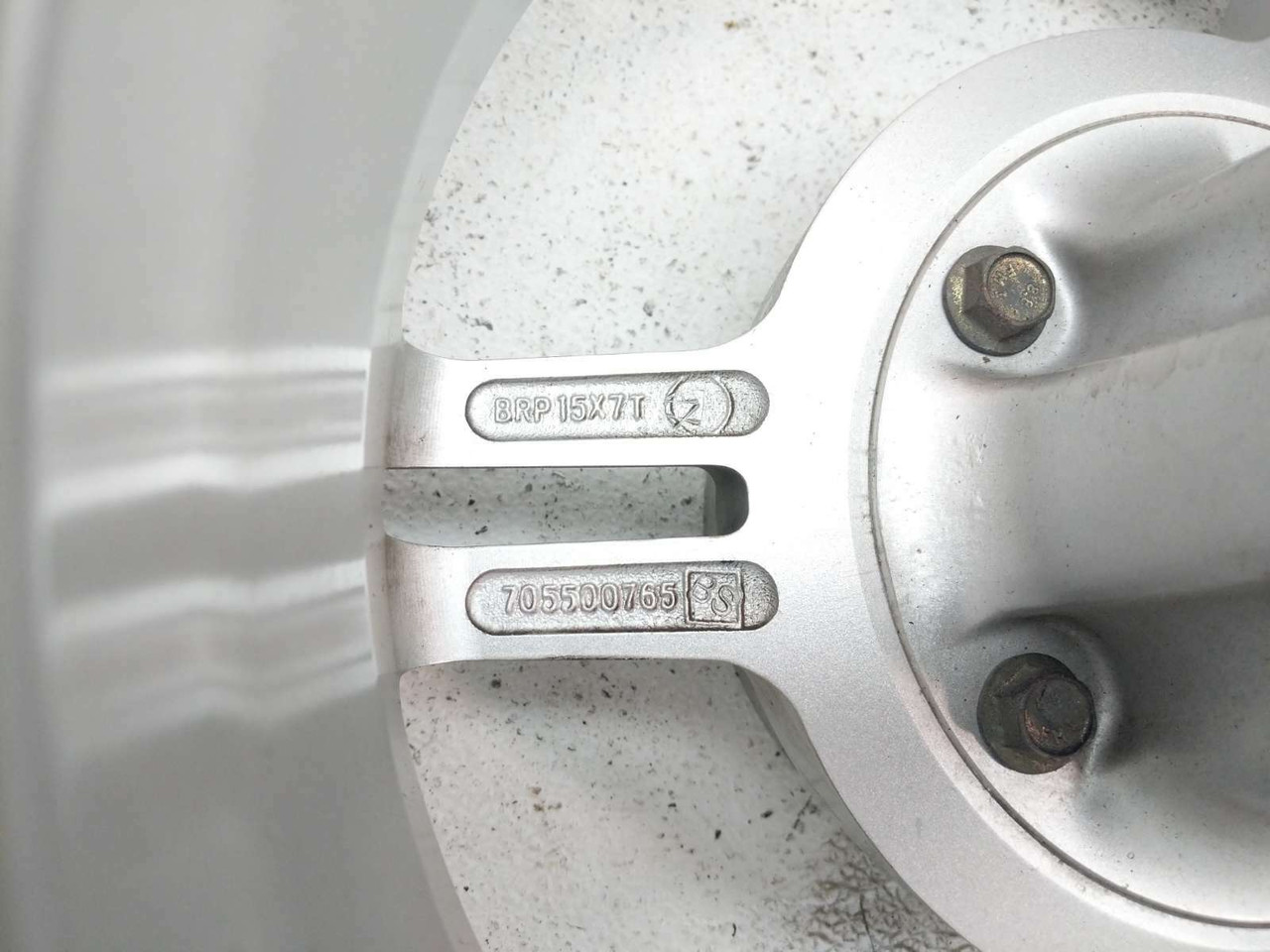 鈴木 09 Can Am Spyder GS Roadster 990 Rear Wheel Rim STRAIGHT