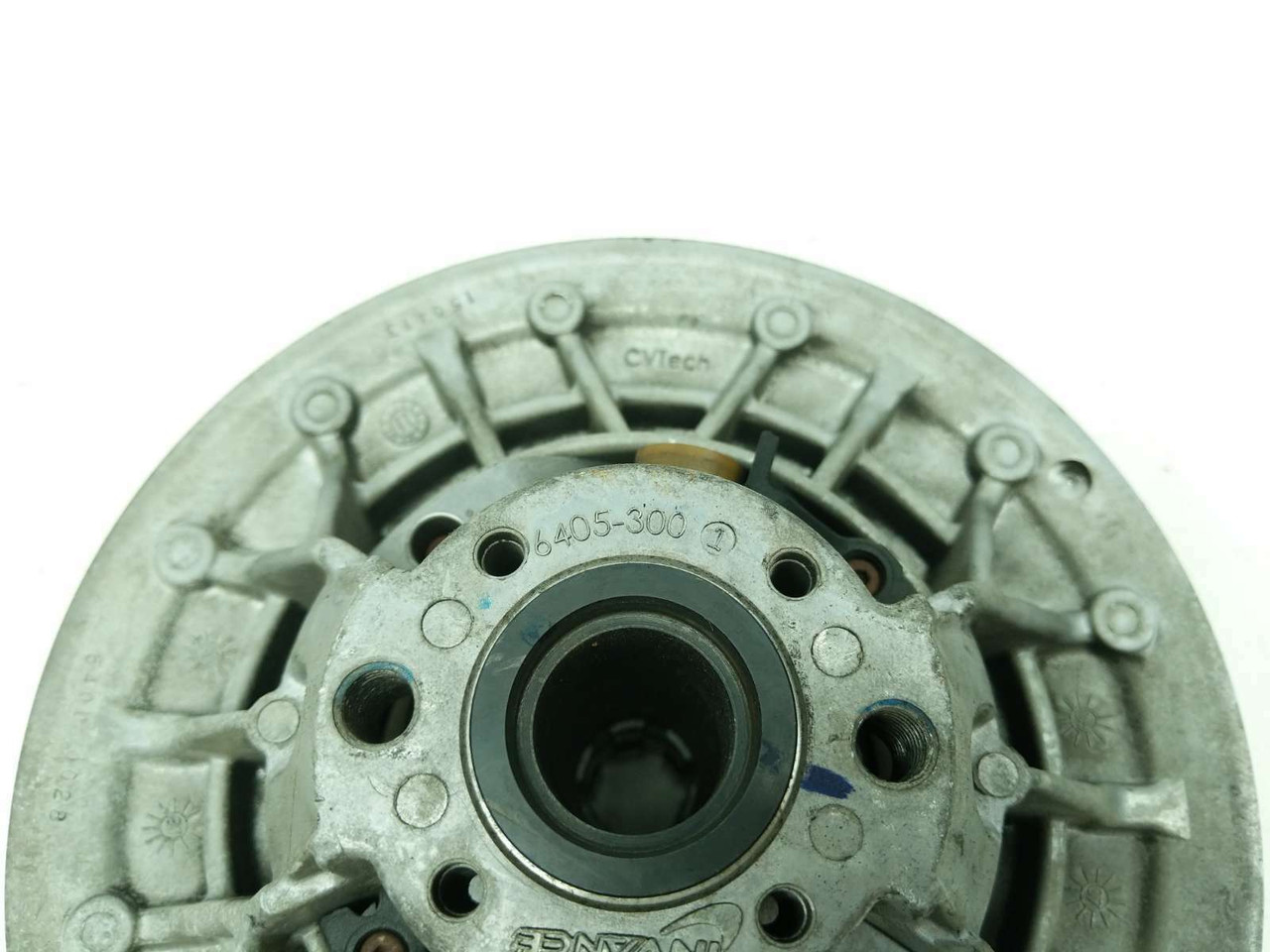 スーパーX2 16 Odes Dominator X2 1000 4x4 LT EPS CVT Secondary Driven Clutch