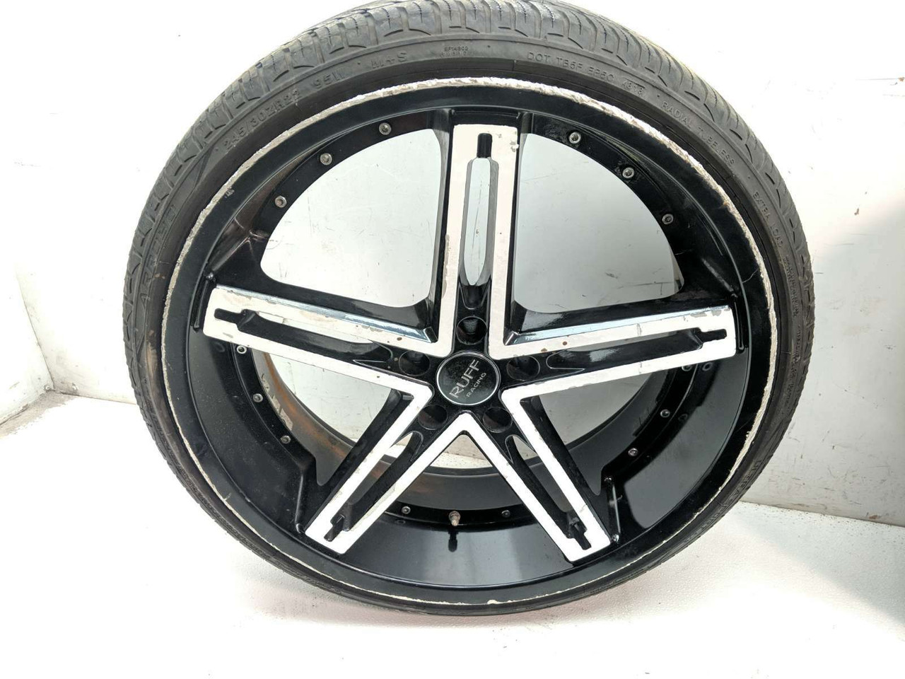 19 Polaris Slingshot S LEXANI LX-TWENTY Rear Tire Rim 305/35R22