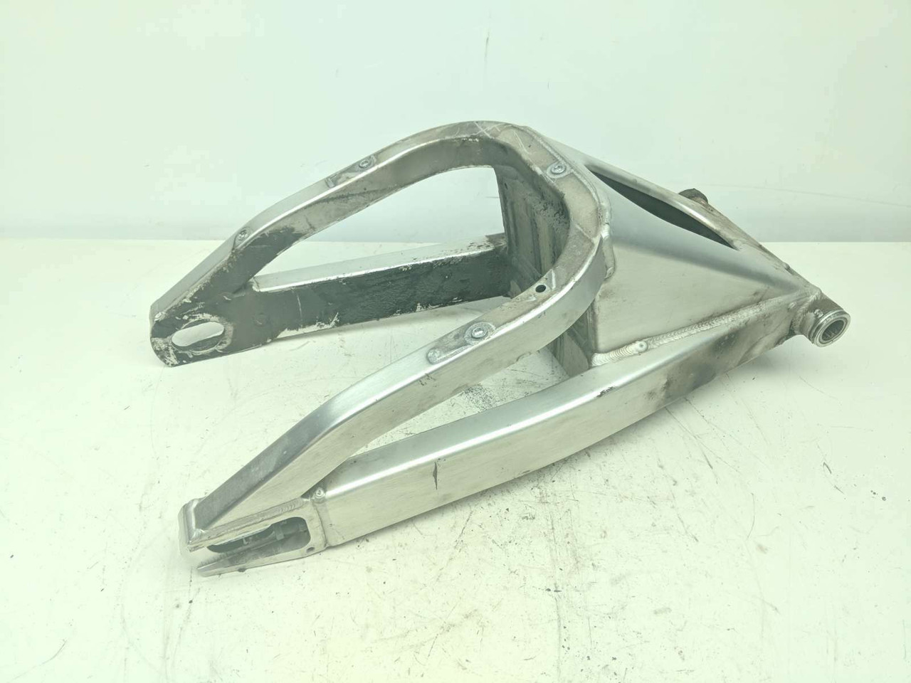 01 Yamaha R1 YZF-R1 Rear Swing Arm Frame - Sun Coast Cycle Sports