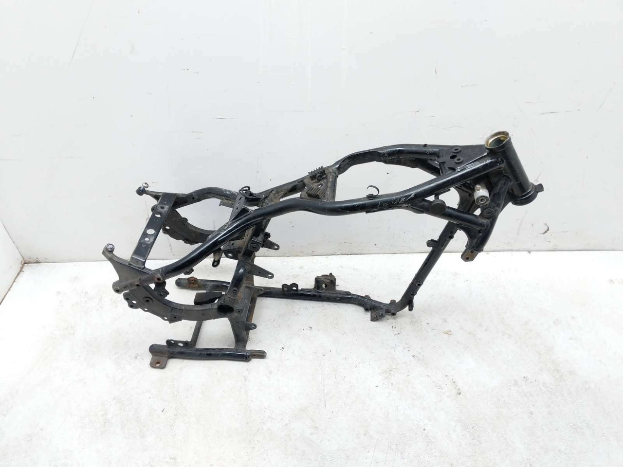 anR  04 Suzuki VL 800 Volusia Main Frame Chassis Lock Set Ignition