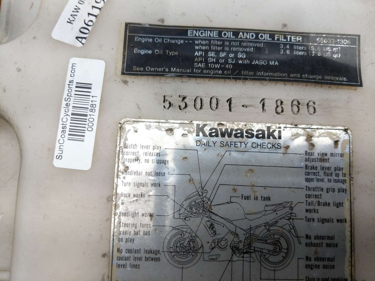 06 Kawasaki ZZR 600 Rear Passenger Seat 53001-1866 - Sun