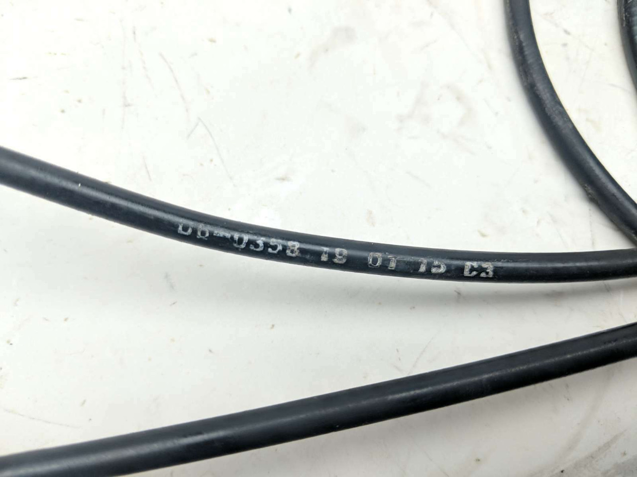 10 07 Harley Davidson Street Glide FLHX Throttle Cable Lines