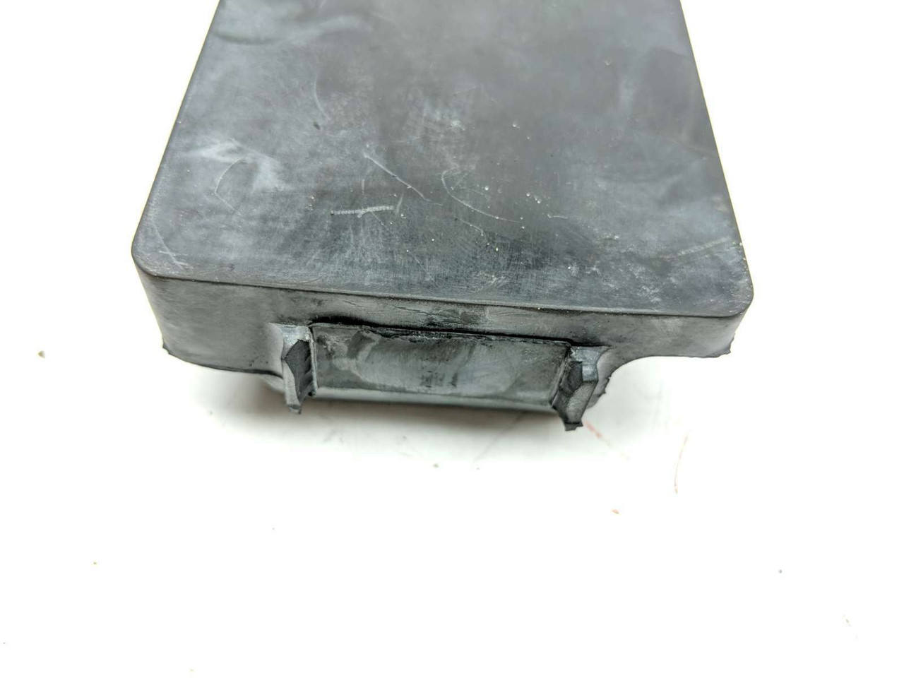 05 06 Kawasaki ZX 6 ZX636 Fuse Relay Junction Box Rubber Mount