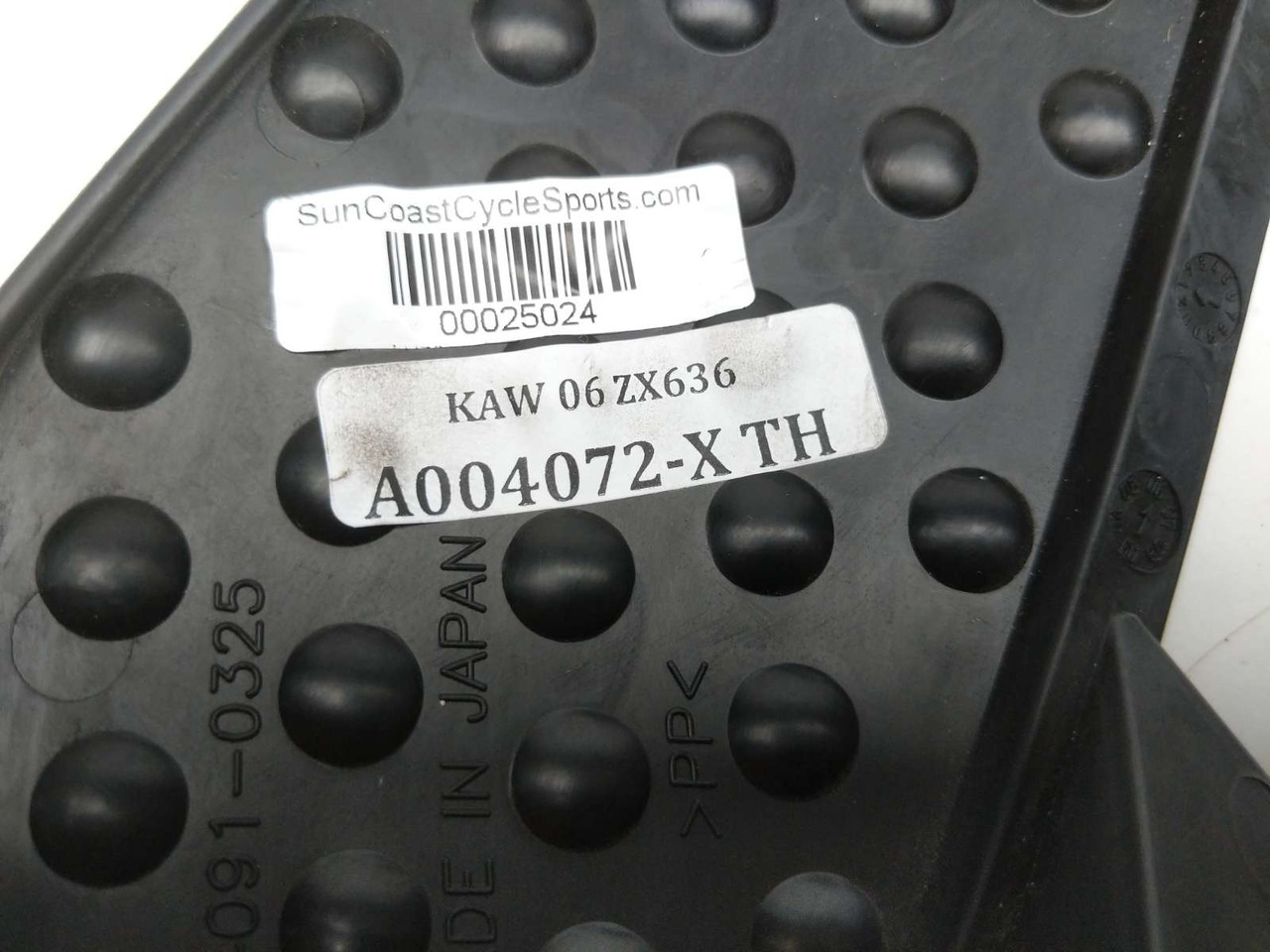05 06 Kawasaki ZX 6 ZX636 Right Tank Frame Cover Plastic 14091