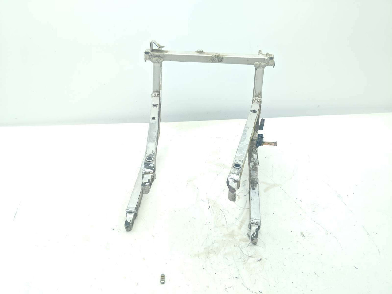 マジェスティ 97 00 Suzuki GSXR 600 750 Rear Sub Frame Subframe - Sun Coast
