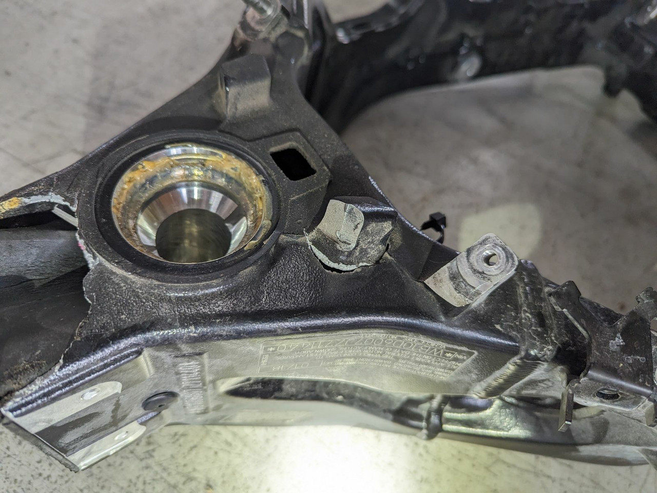 18 BMW S1000RR Main Frame Chassis DAMAGED SLVG WB10D6007JZ711440