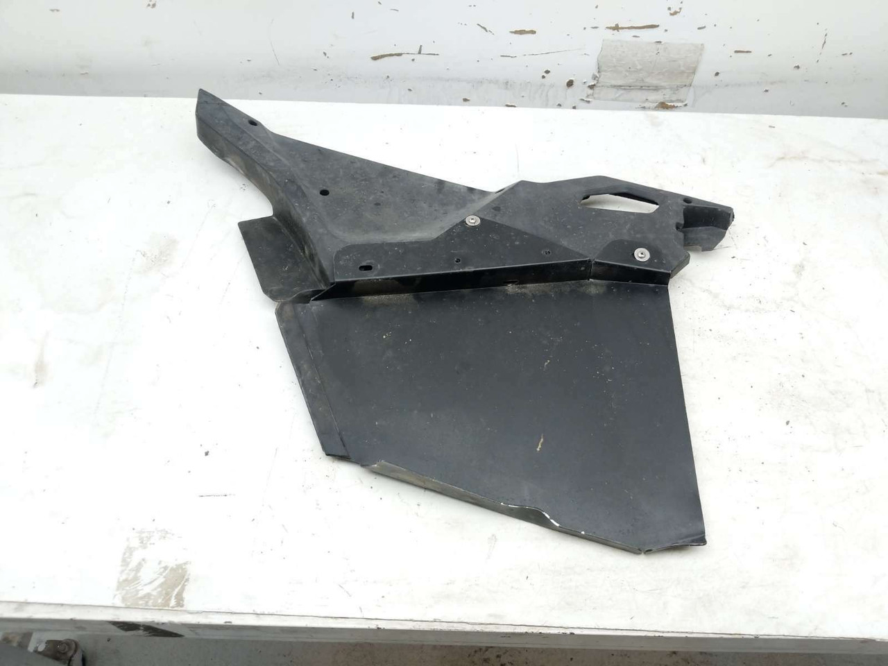 21 CF-Moto ZForce 800 HP Front Left Inner Door Cover Panel Mud