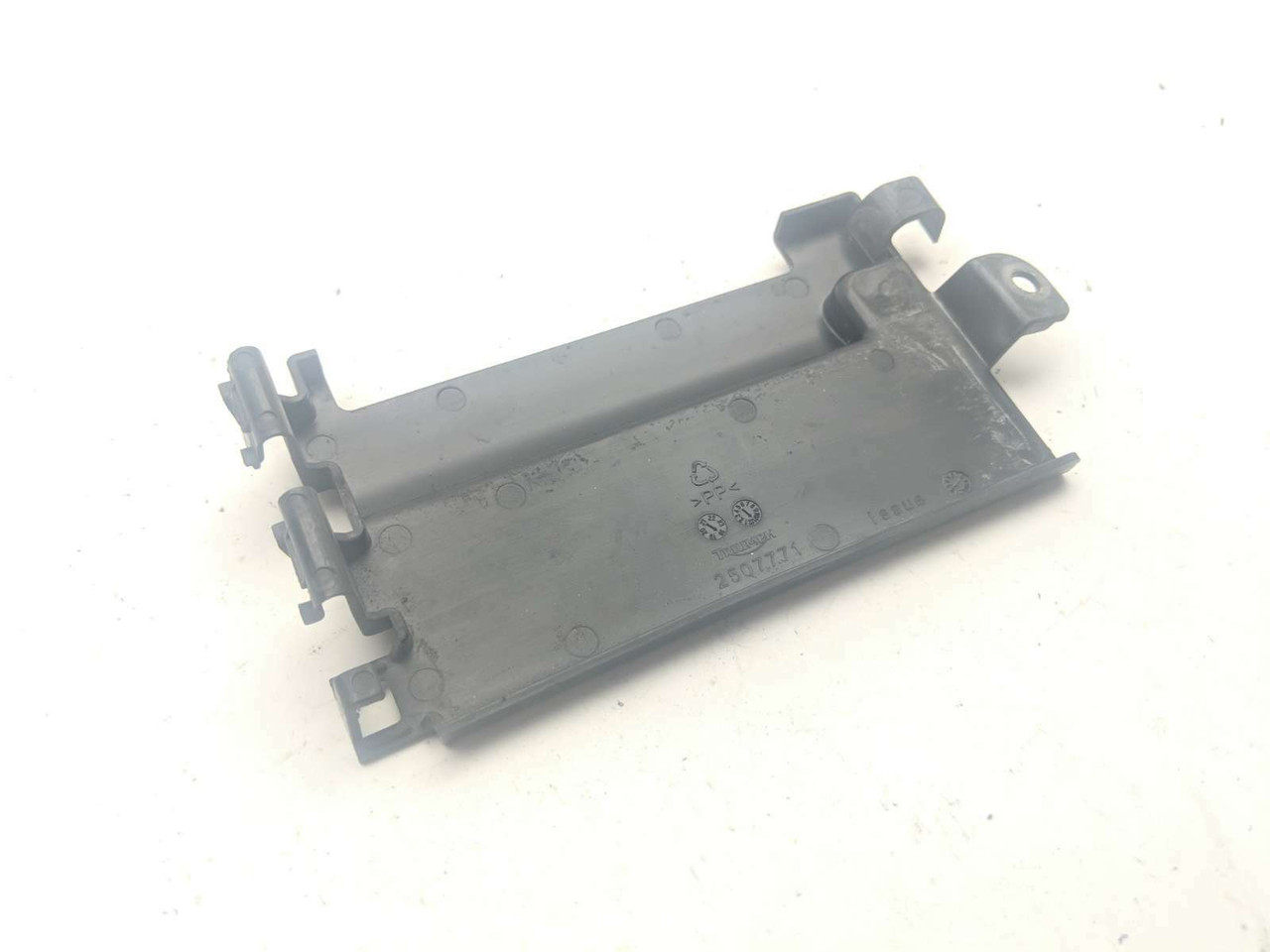 19 Triumph Bonneville Speed Twin ECU Cover Panel Tray 2507771