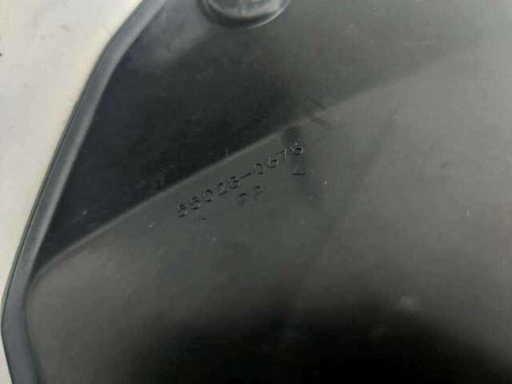 パーツ .38 20 Kawasaki Ninja ZX6R ZX636K Left Ram Cover Panel Trim 55028-0675