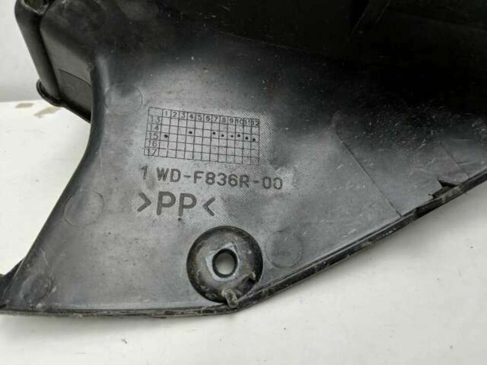 15 Yamaha YZF R3 Inner Right Cover Side Fairing Panel 1WD-F836R-00