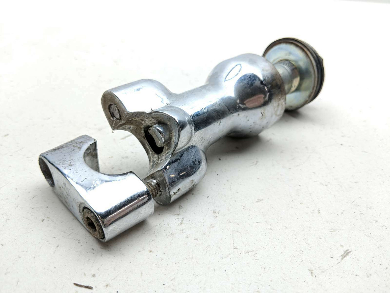 95 Suzuki VS1400 Intruder Handlebar Risers Clamps Broken Bolt