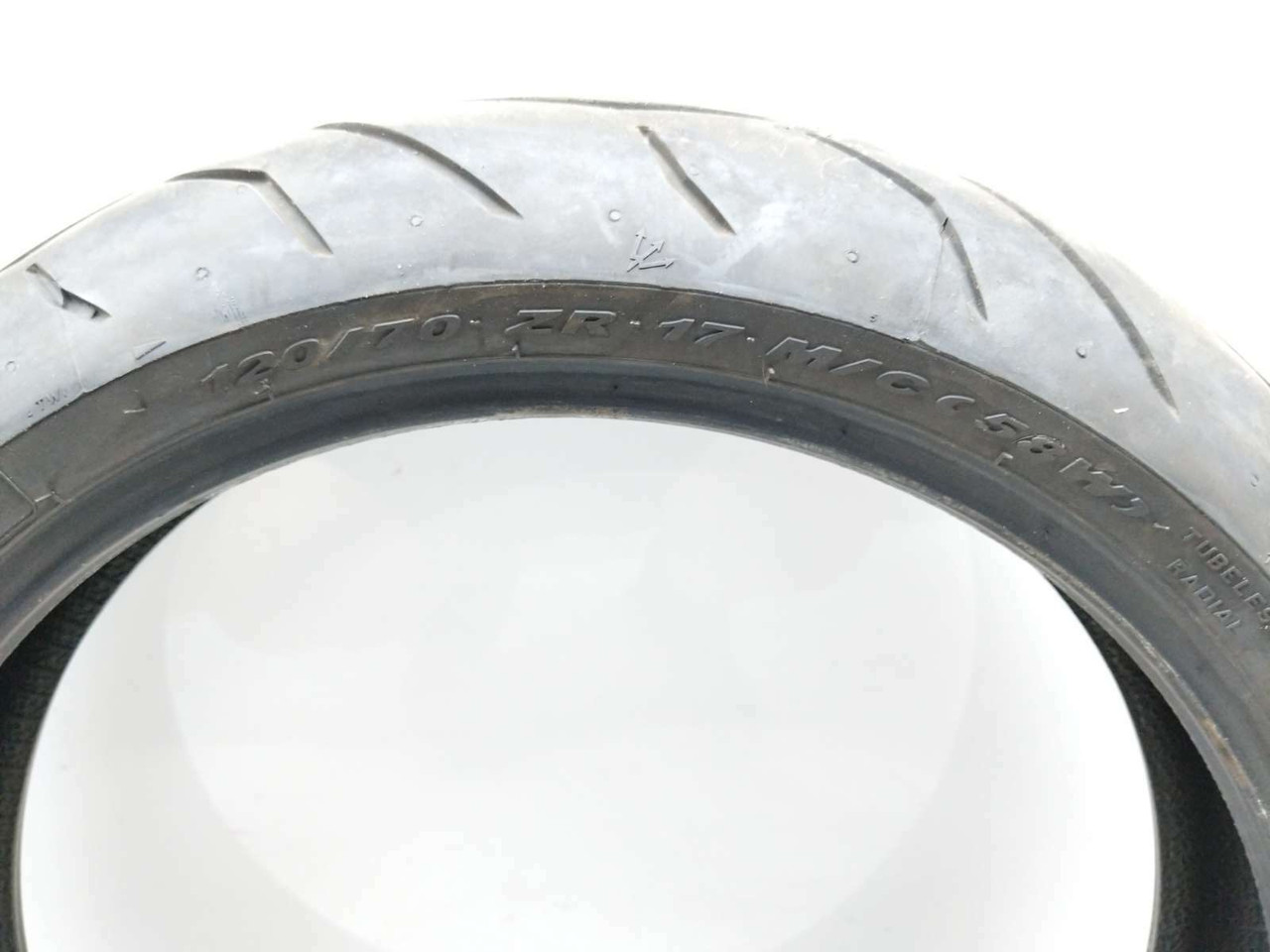 08 Kawasaki Ninja ZX10R ZX10 Front Tire DIABLO ROSSO 120/70-17