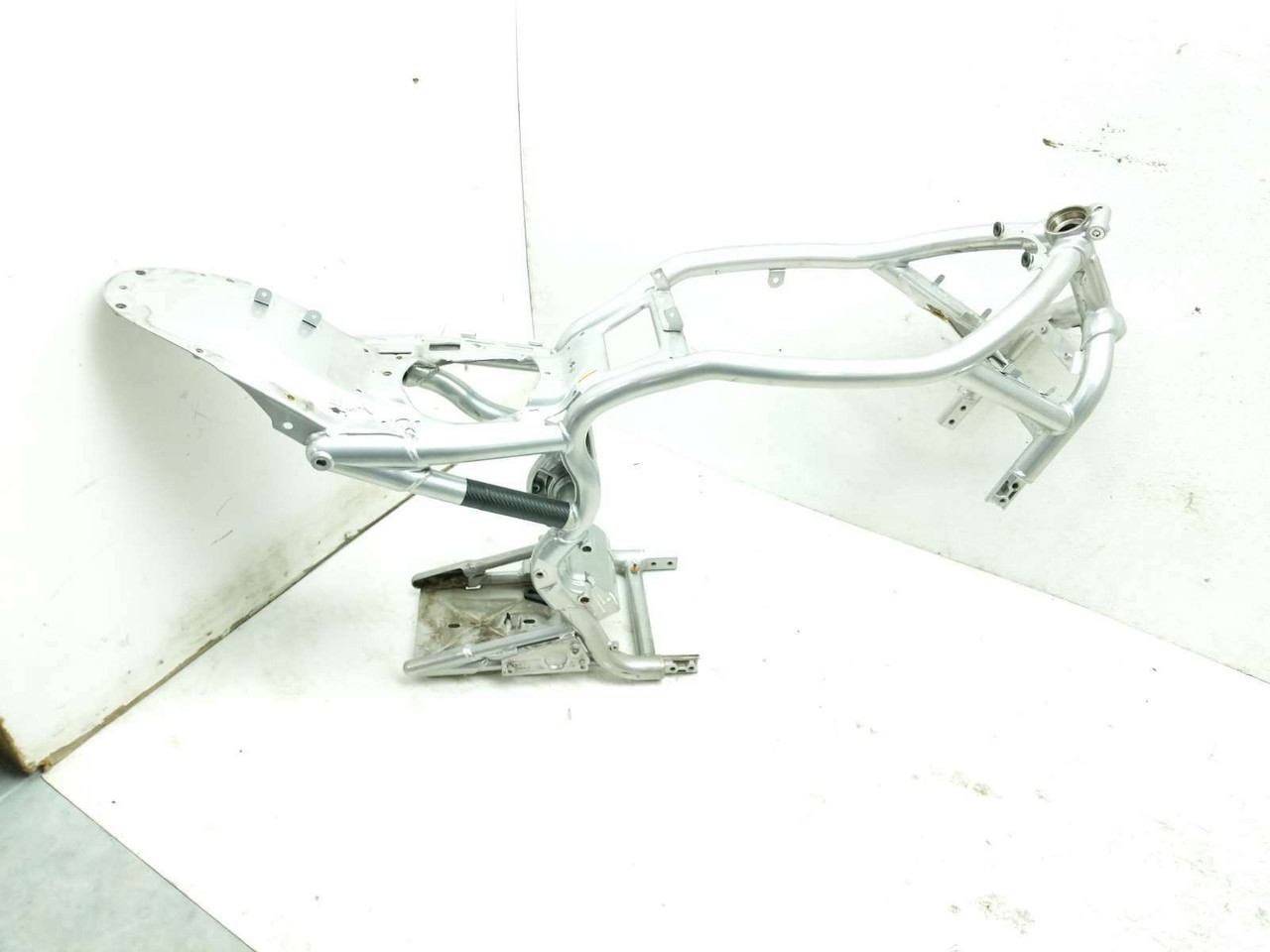 06 Harley Davidson VROD VRSCA Main Frame STRAIGHT CLN - Sun Coast