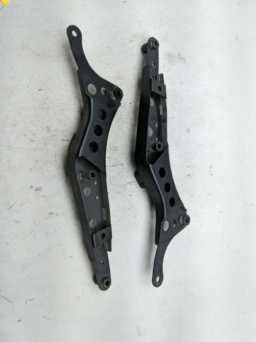 13 Suzuki VZ 1500 Boulevard M90 Rear Fender Support Struts - Sun