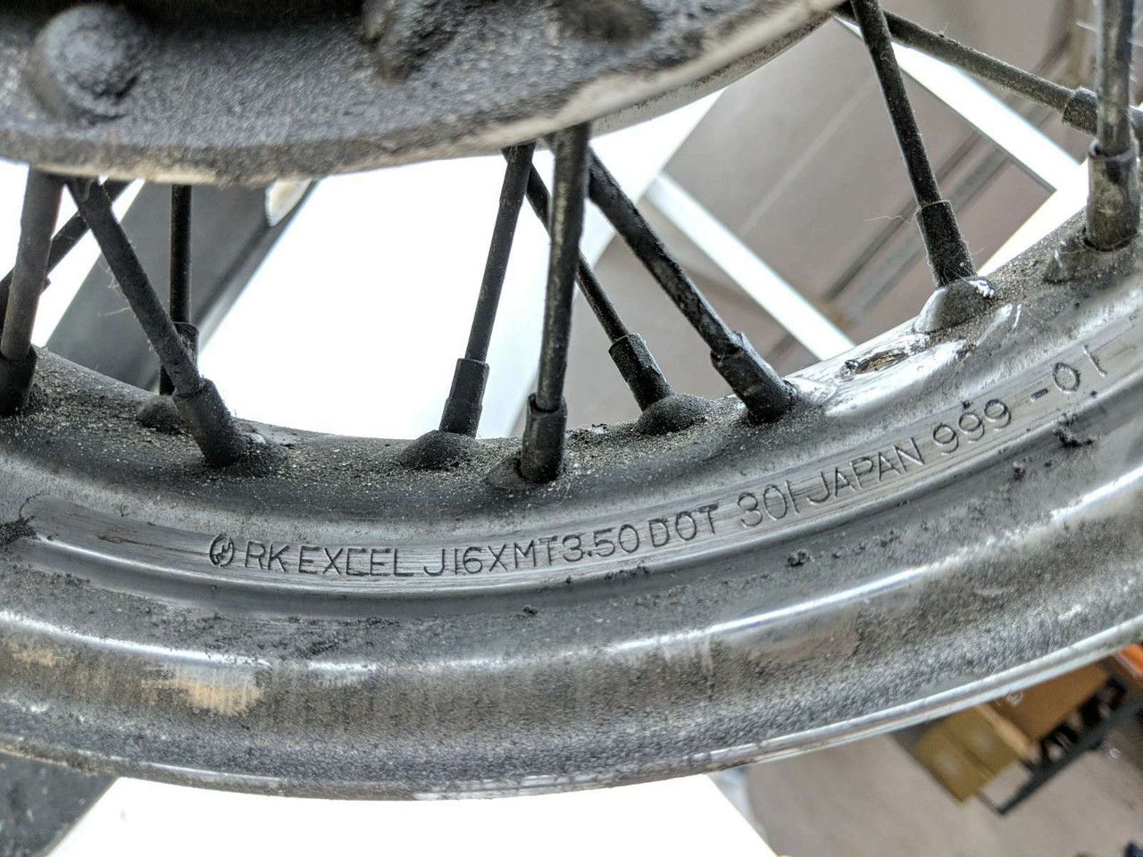 00 Kawasaki Vulcan 1500 Classic VN1500 Rear Wheel Rim STRAIGHT 16