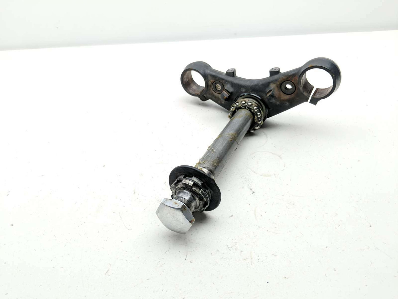 18 Triumph Street Cup Bottom Lower Triple Steering Tree Clamp