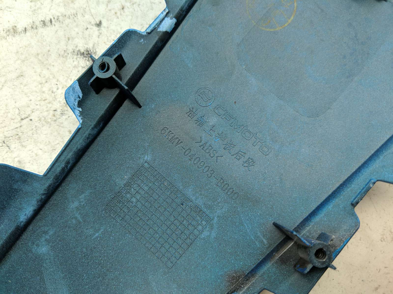 22 CFMoto 300NK Petrol Gas Fuel Tank Assembly Cover 6JMV-040903