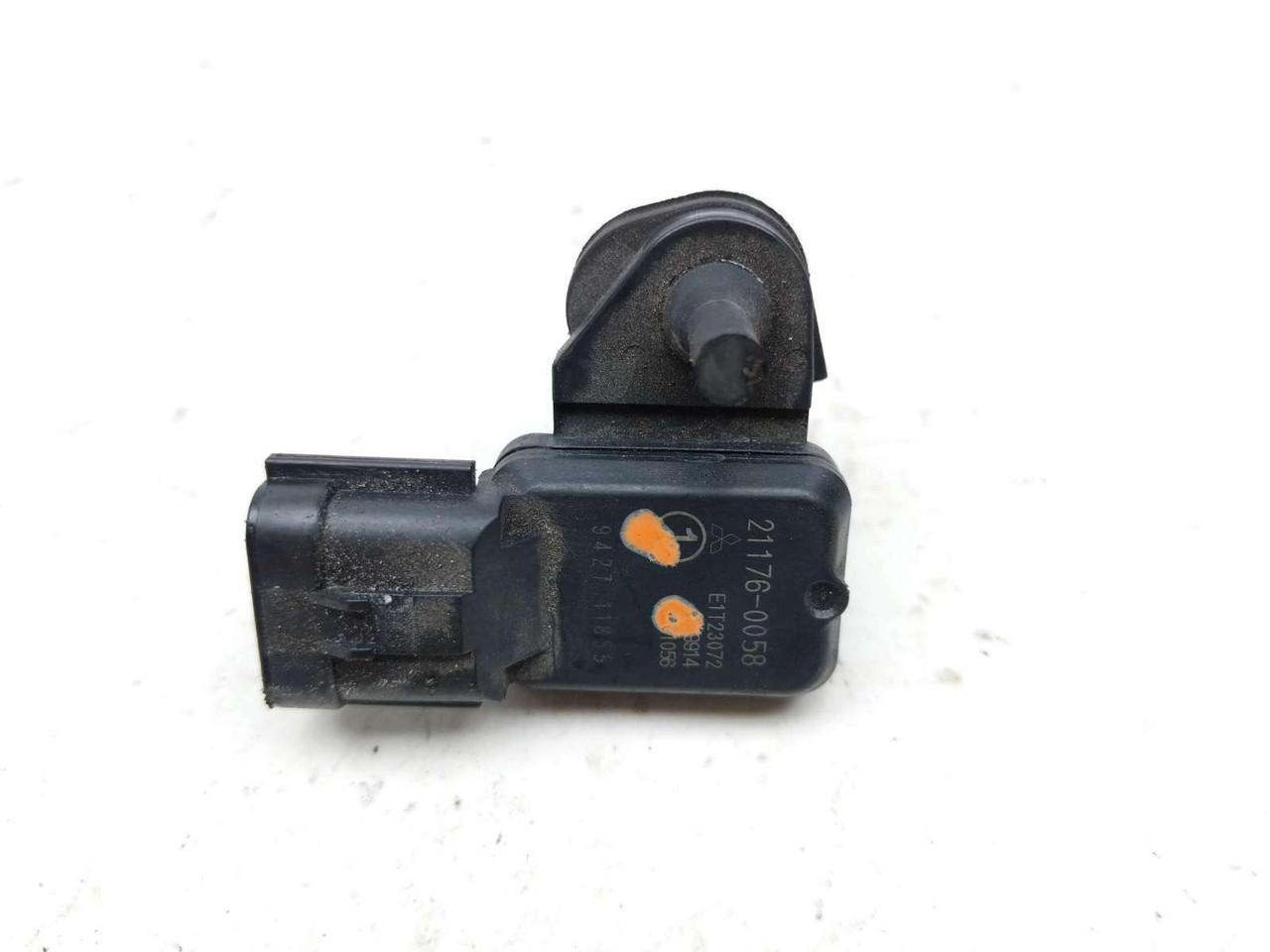 10 Kawasaki Ninja ZX10R ZX1000 Mass Air Flow Sensor MAP MAF B