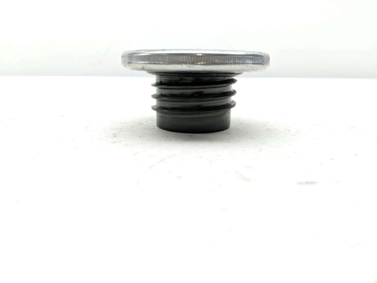 04-09 Triumph Rocket 3 III Petrol Gas Fuel Tank Cap Lid 31671