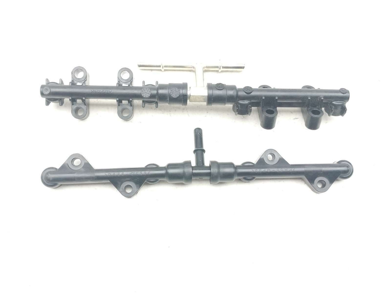 21-24 Kawasaki ZX10R Ninja ZX 10 Gas Fuel Injector Rail