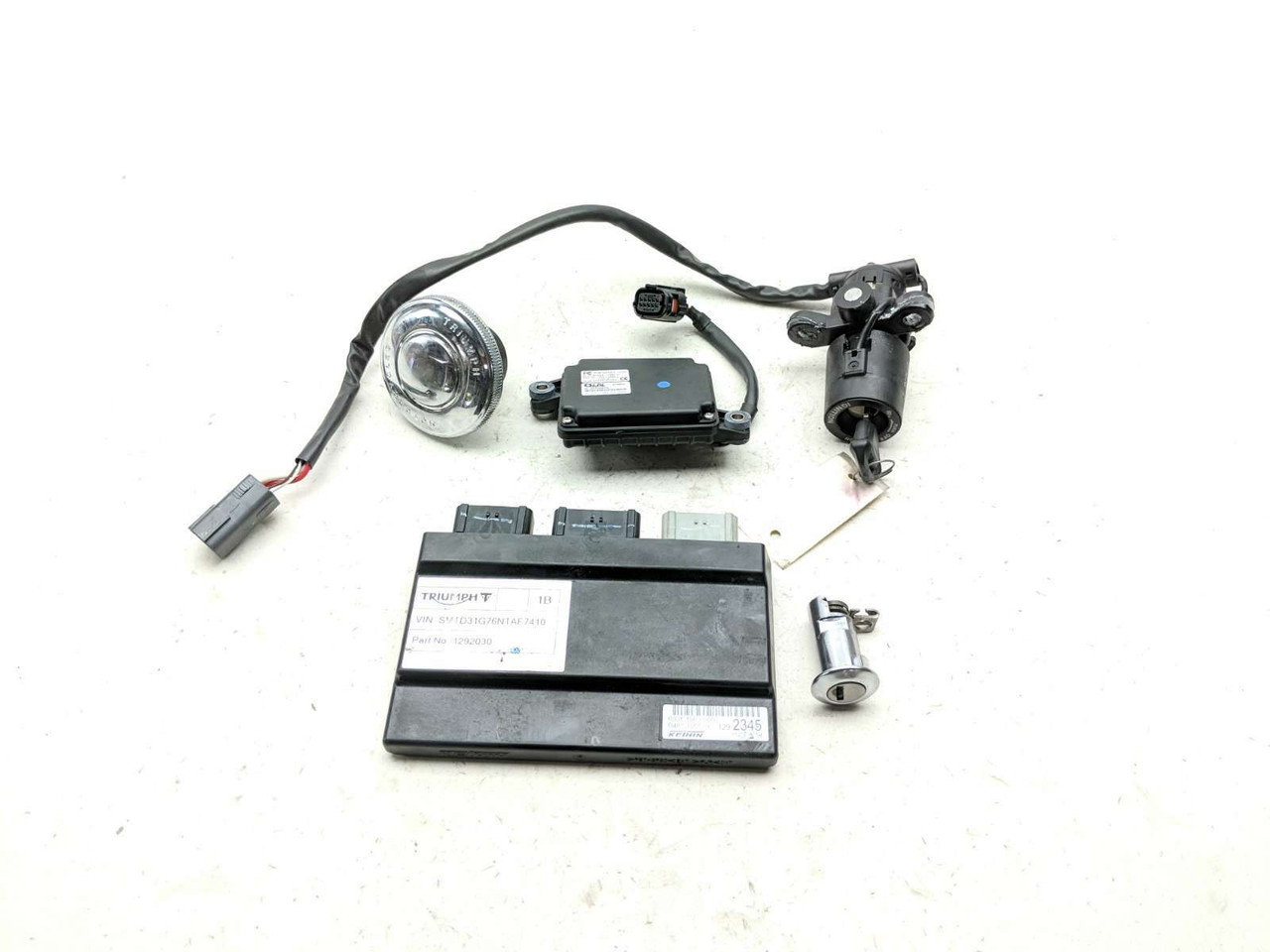人気のクリスマスアイテムがいっぱい！ Twin Street Triumph 22 Lock Ignition Immobilizer ECU Set その他