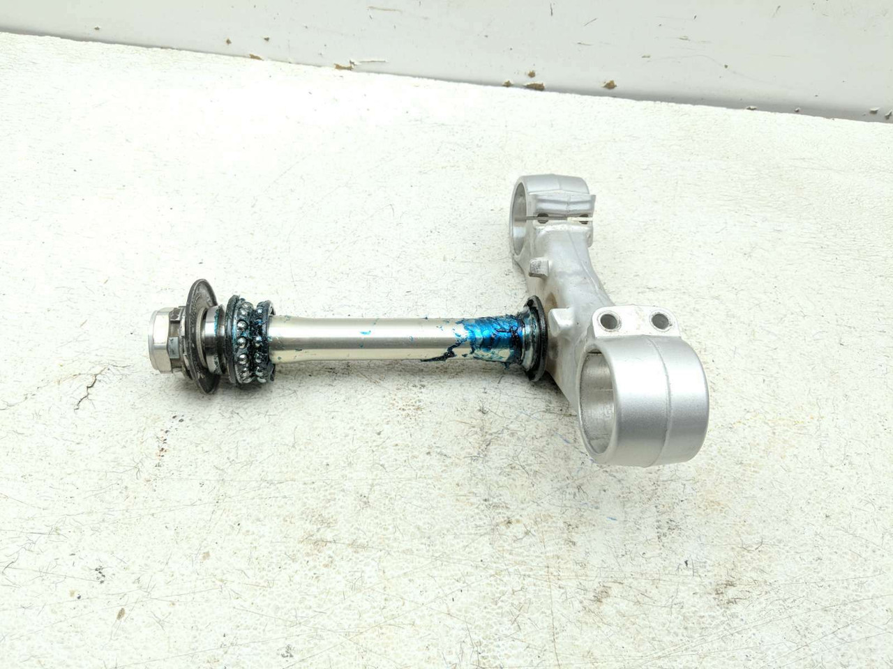 07-12 Triumph 675 Street Triple Bottom Lower Triple Steering Tree