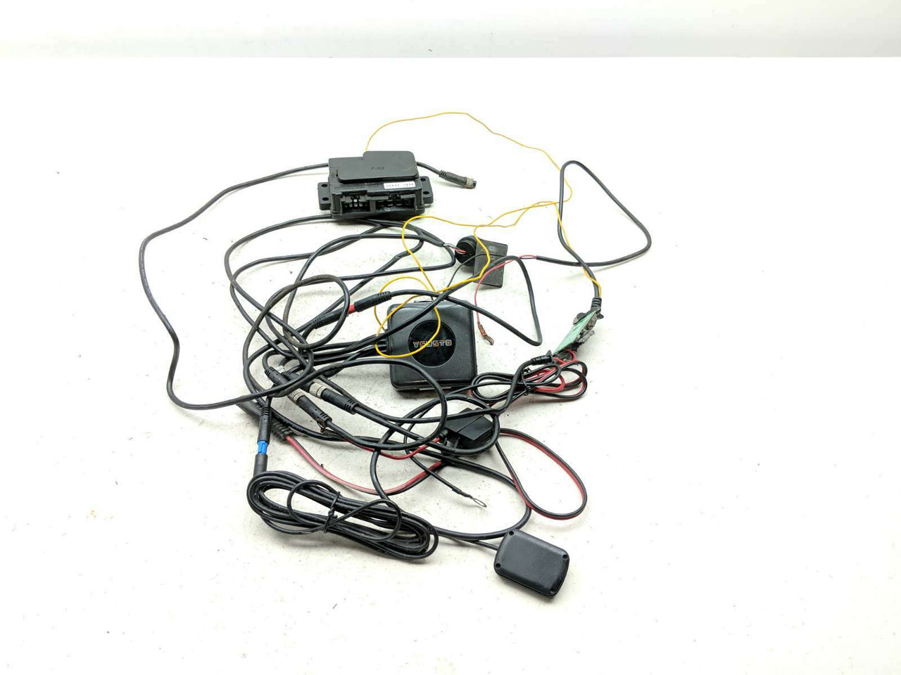 01-05 Kawasaki ZRX 1200 VSUSTO Dash Cam w/ Fuse Box 26021-1096