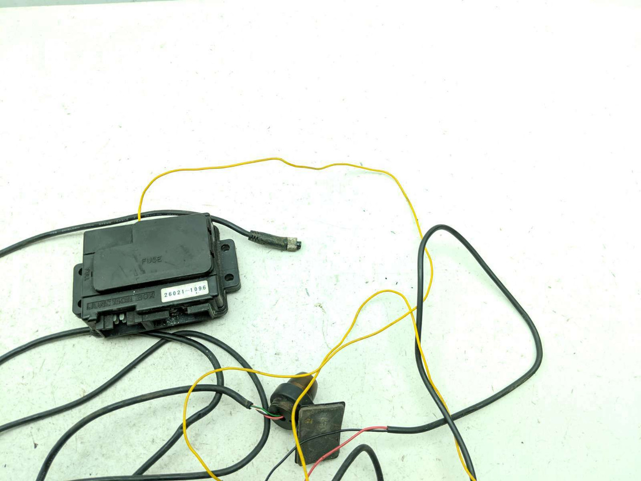 01-05 Kawasaki ZRX 1200 VSUSTO Dash Cam w/ Fuse Box 26021-1096