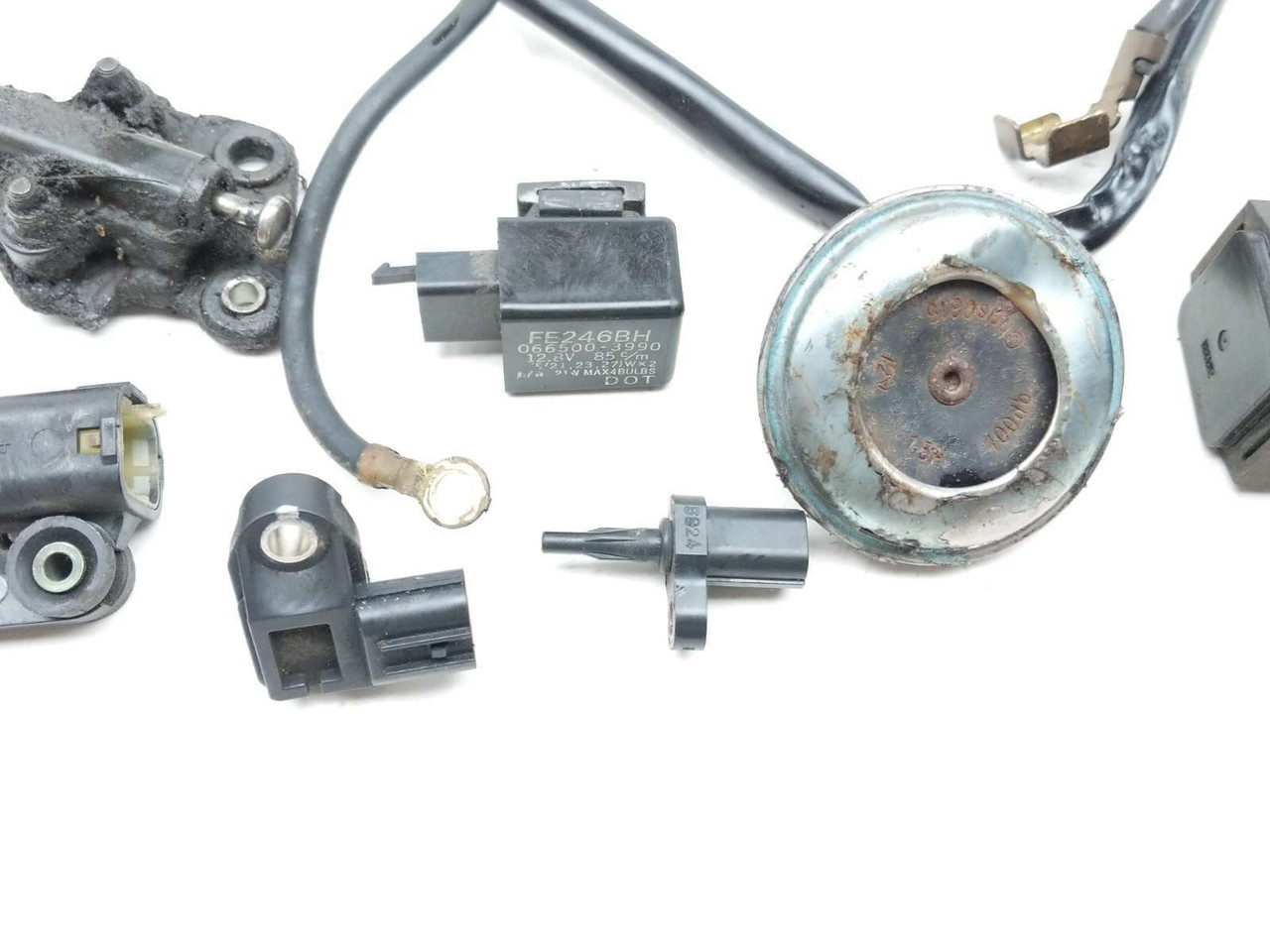 06-08 Yamaha YZF-R6R YZF R6 Relay Sensor Set Valve Kick Switch