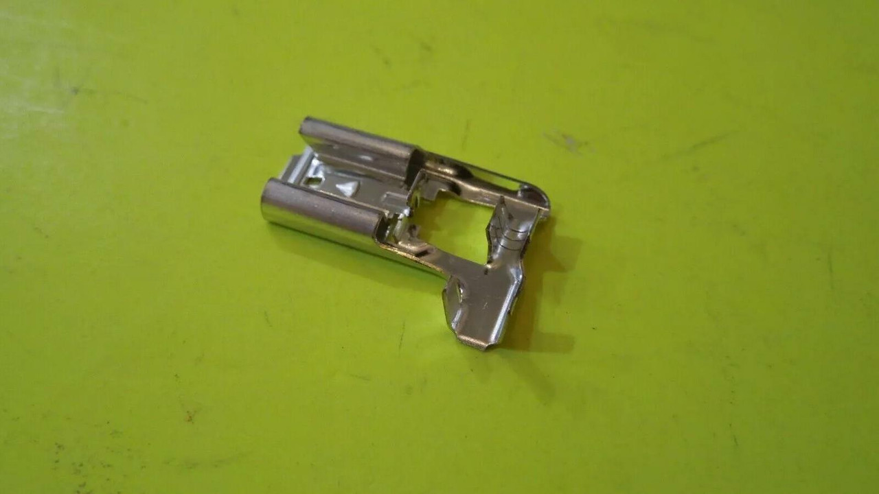 のん NOS OEM Genuine Harley Davidson Socket Terminal P/N 74196-04