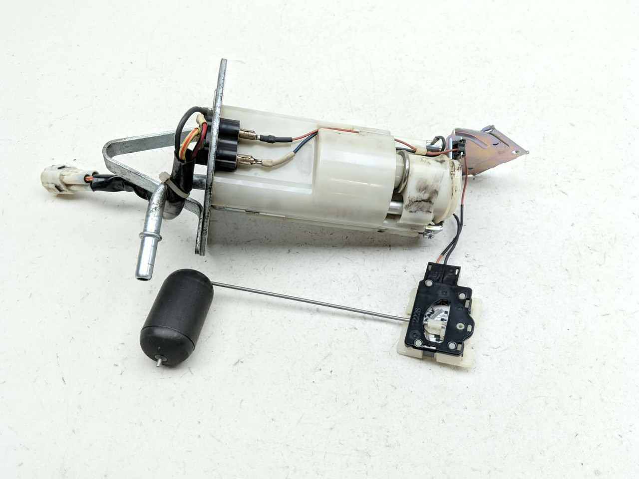 08-10 Suzuki GSXR 750 Petrol Gas Fuel Pump Assembly W/ Sending