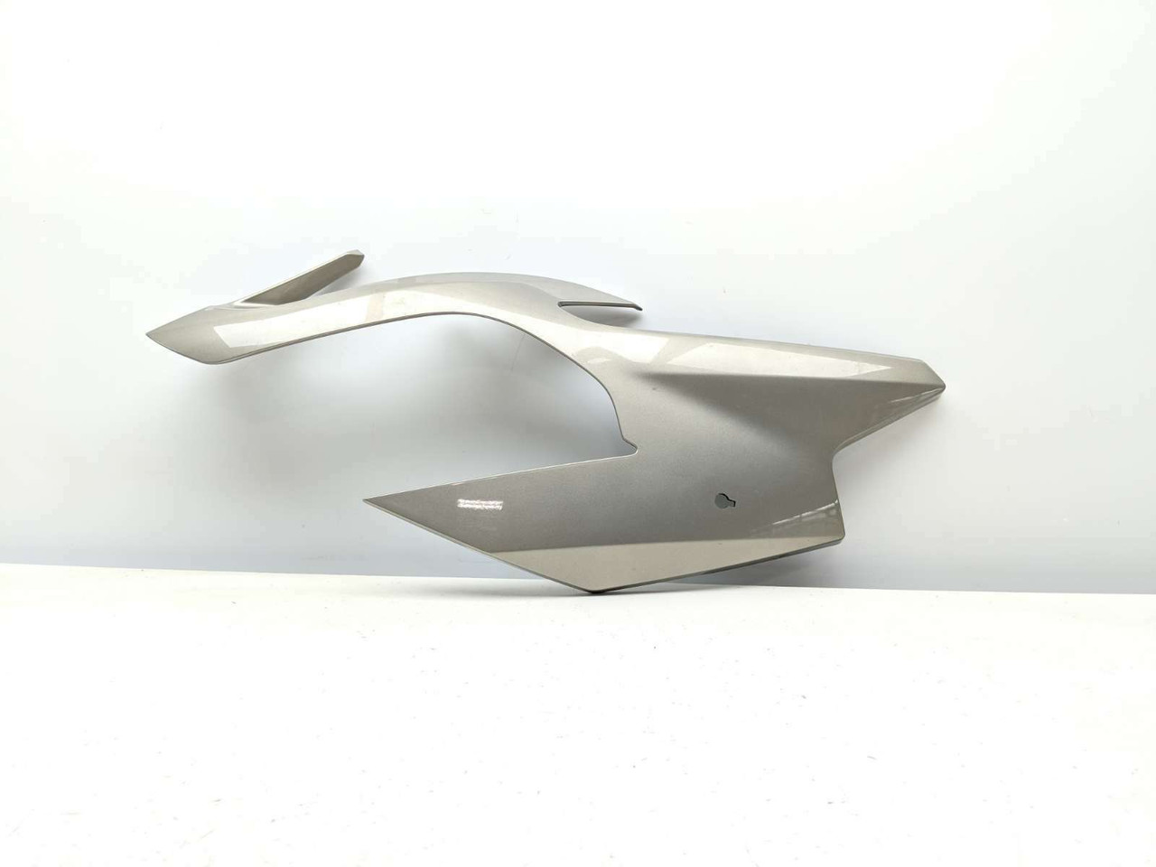 14-18 BMW R 1200 R1200RT Front Right Upper Headlight Fairing Cover