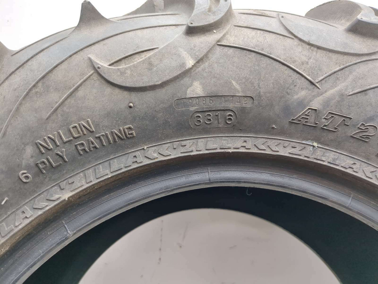 Rear Tire Maxxis Zilla 28/11-14 B - Sun Coast Cycle Sports | Used