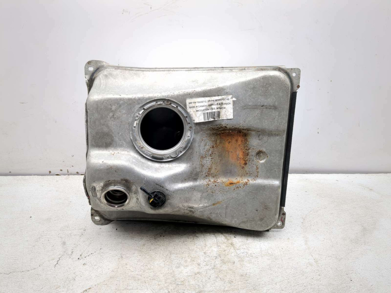 12-19 Can Am Spyder Roadster RT Petrol Gas Fuel Tank Assembly