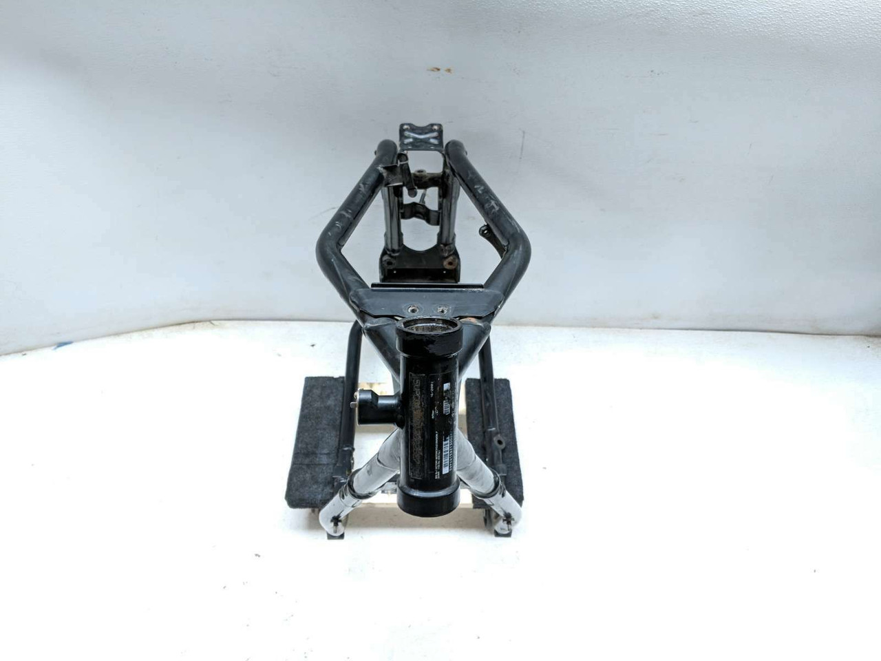 98-06 Victory V92 V92C Deluxe Main Frame Chassis STRAIGHT SLVG