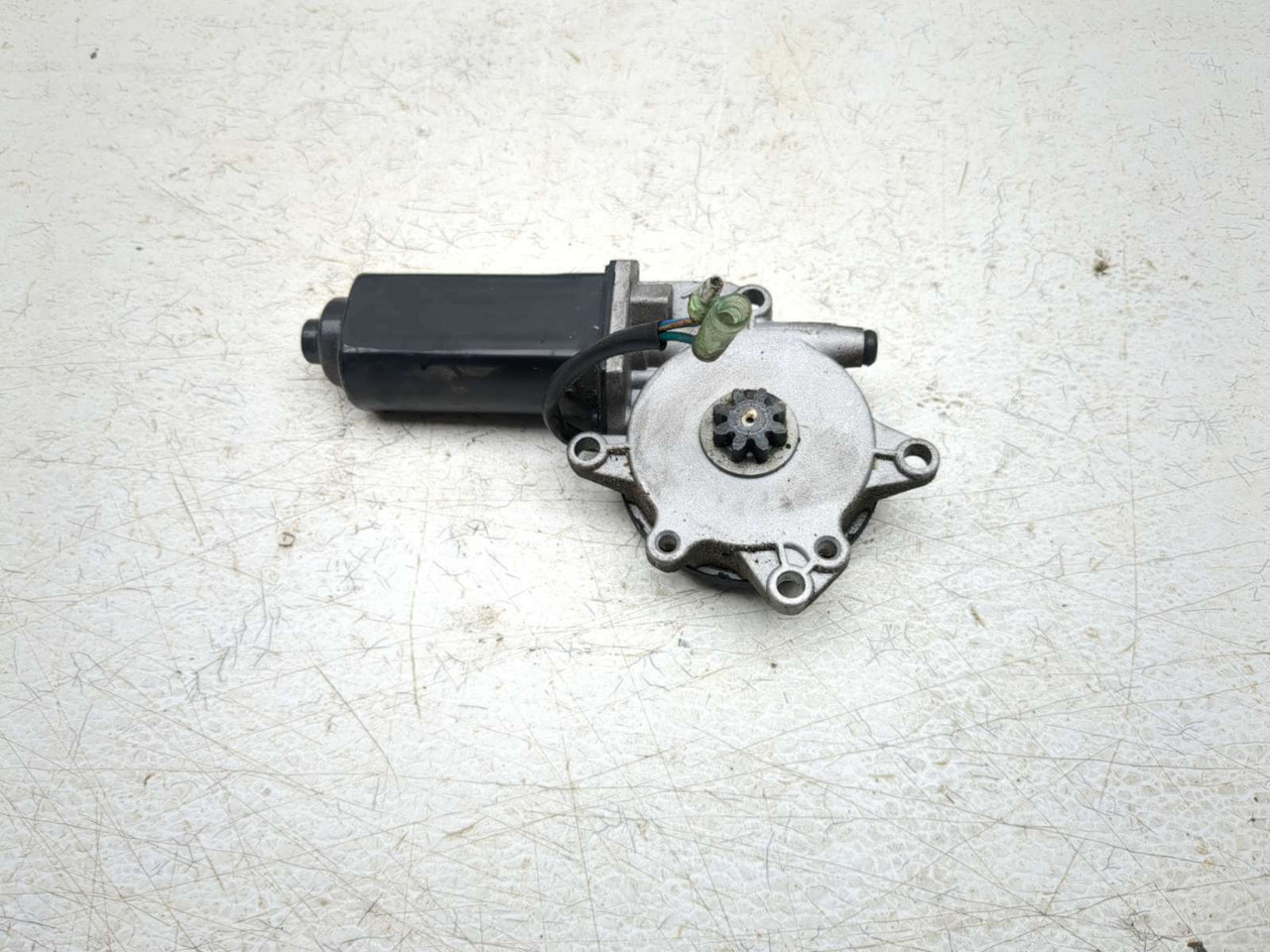 12-19 Can-Am Spyder Roadster RT Windshield Windscreen Servo Motor