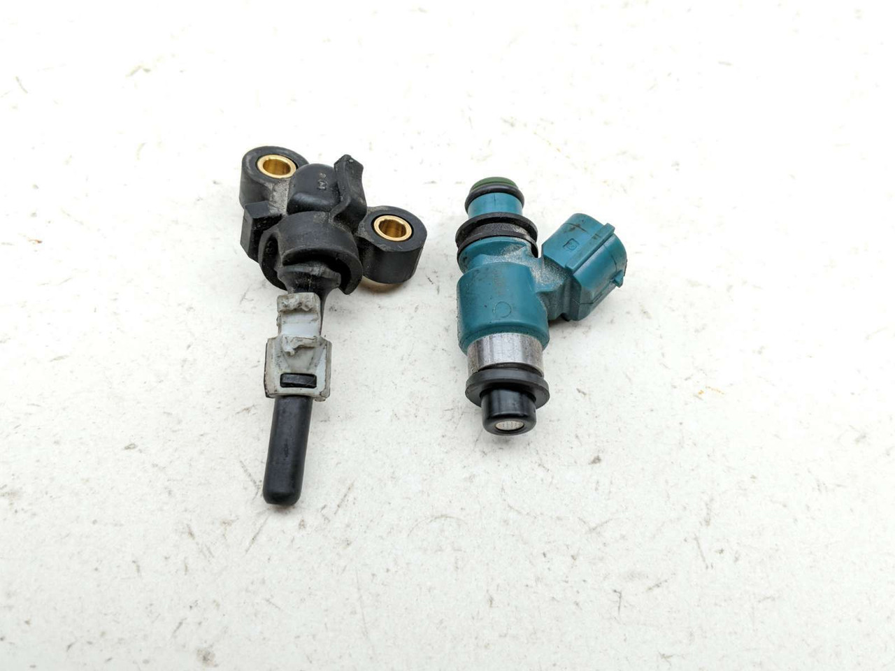 11-15 Honda CBR250R CBR 250 Gas Fuel Injector With Rail