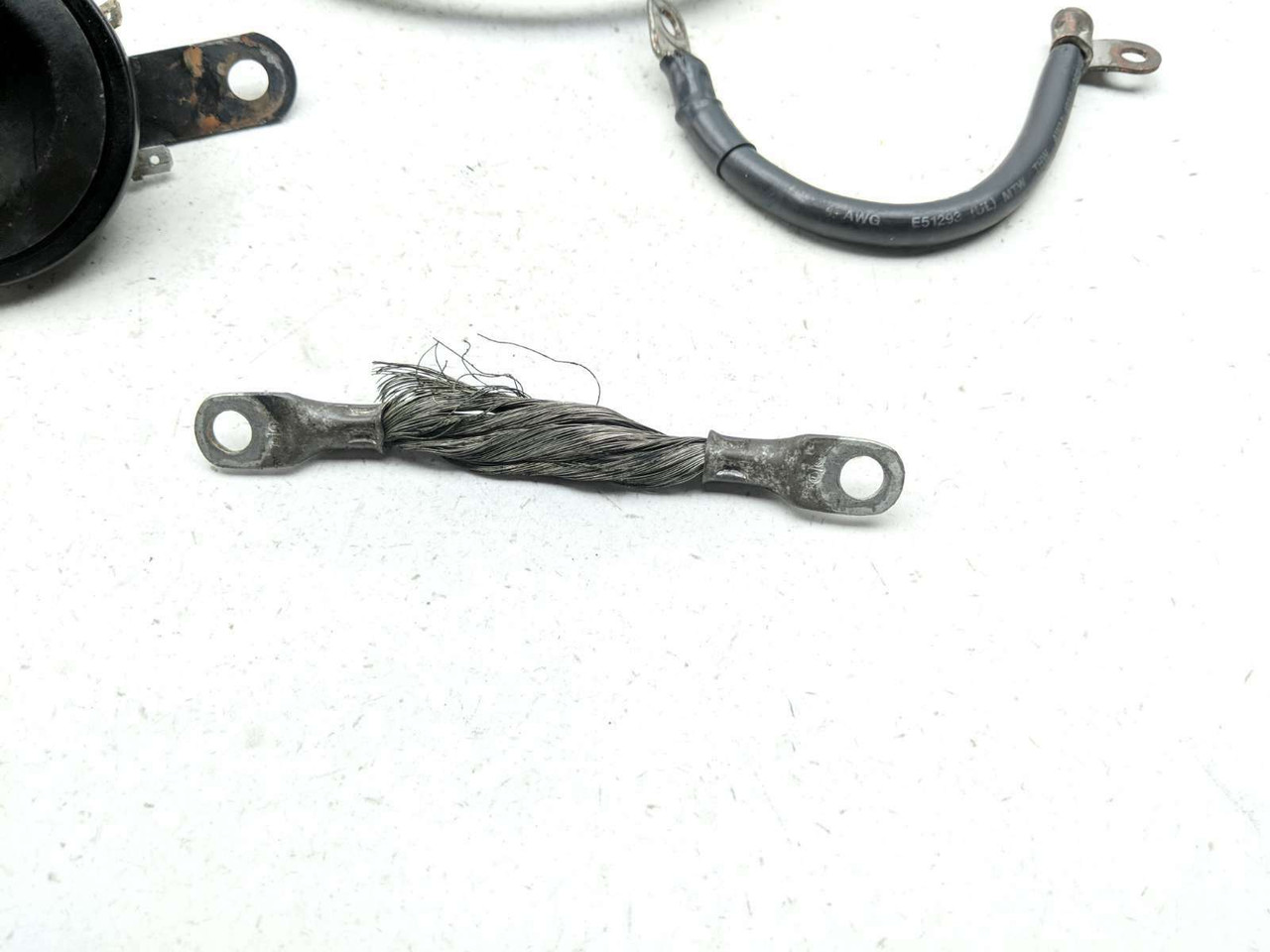 05 Buell Lightning XB12 Horn With Battery Cables Set Y032102A8