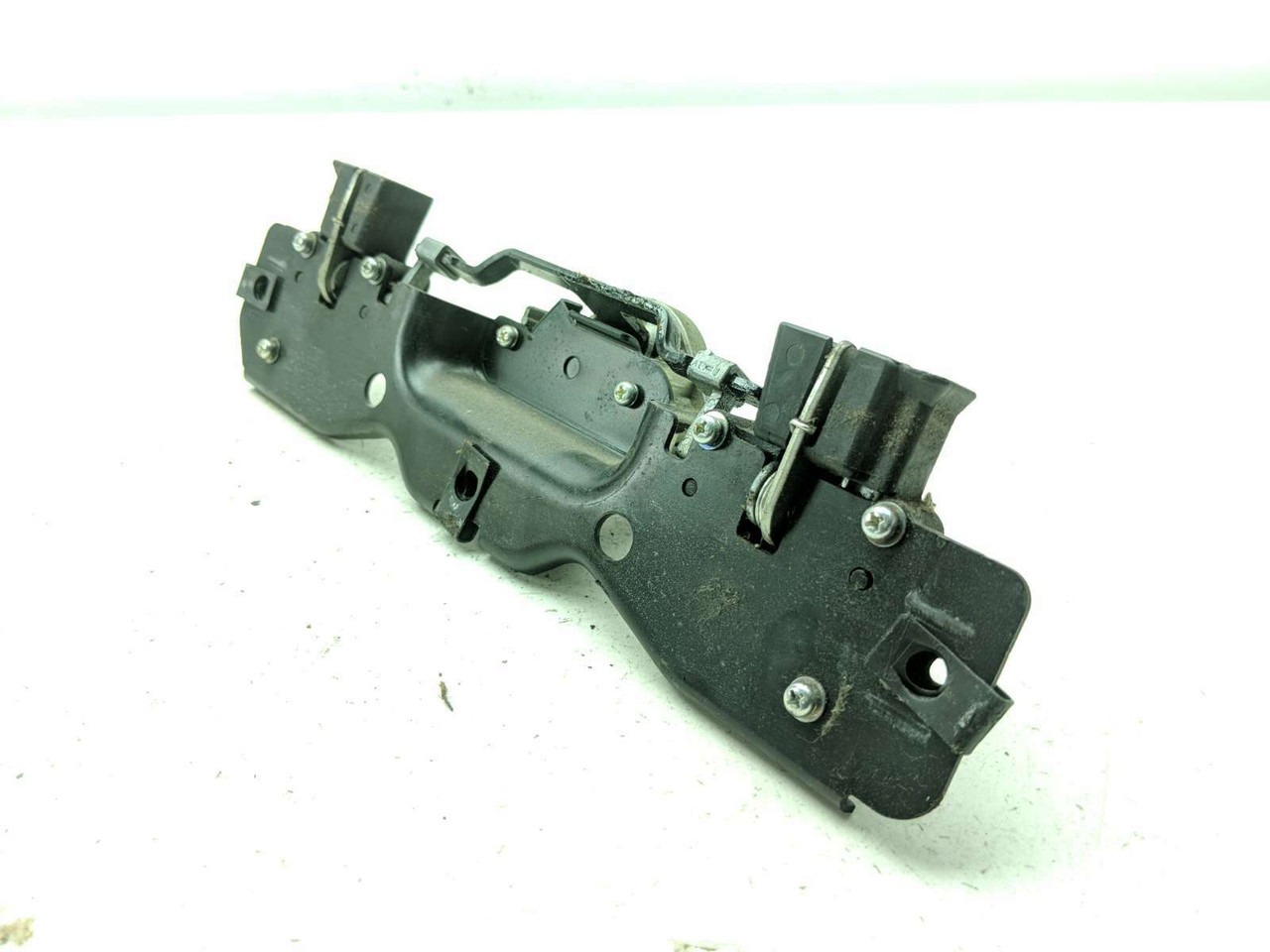08-15 Victory Vision Rear Trunk Lock Bracket Assembly YL443-203