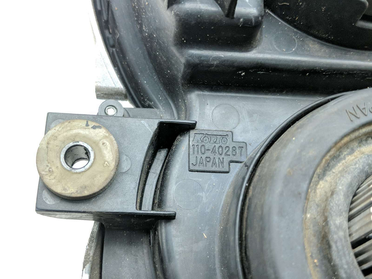 happyです。 Amazon.com: LEDISHUN Motorcycle Front Footpeg Protection